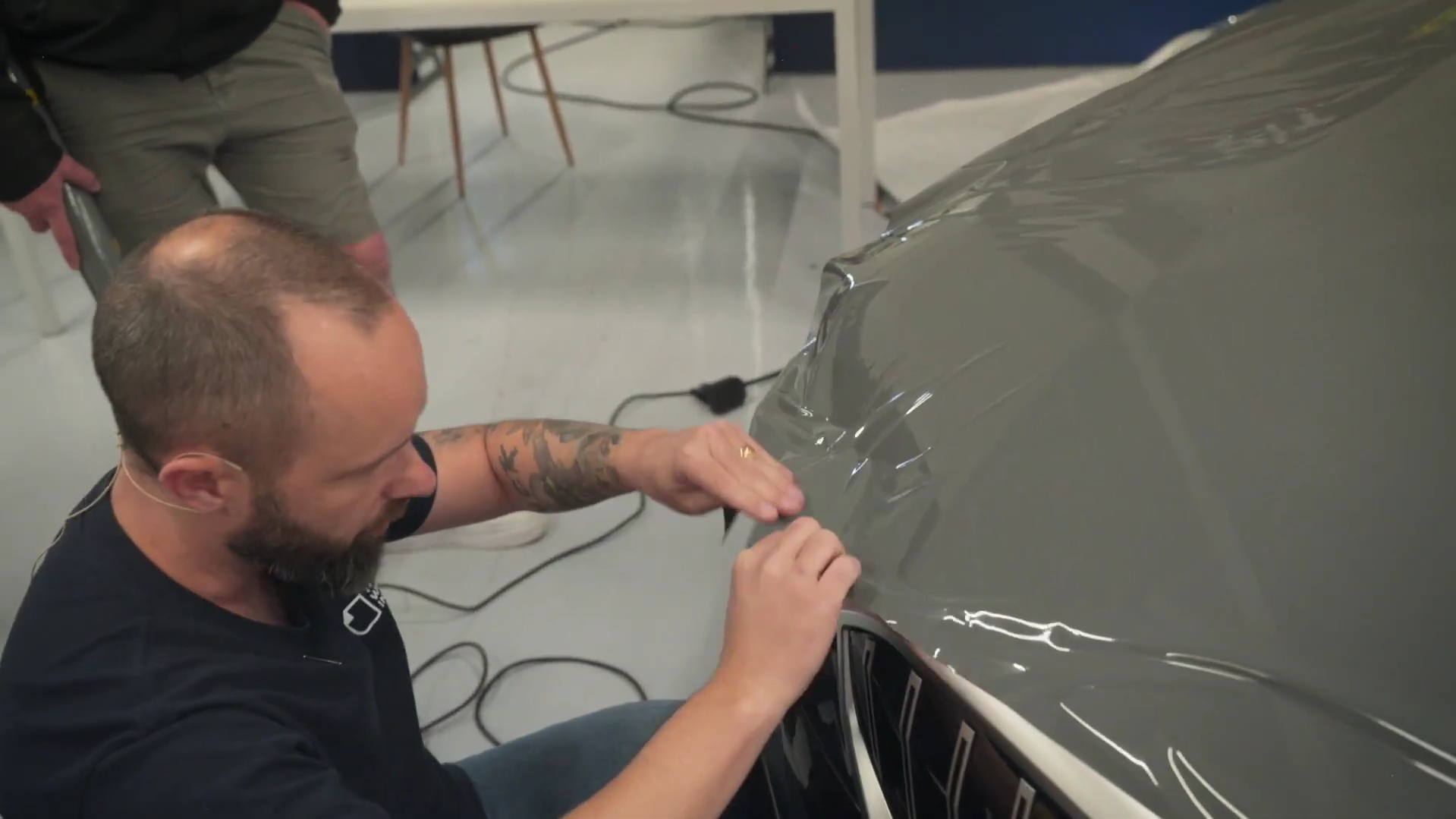Dimas Brasil, endorsed trainer at The Wrap Institute discusses the challenges wrappers can face when wrapping the corners of cars, and showcases the 