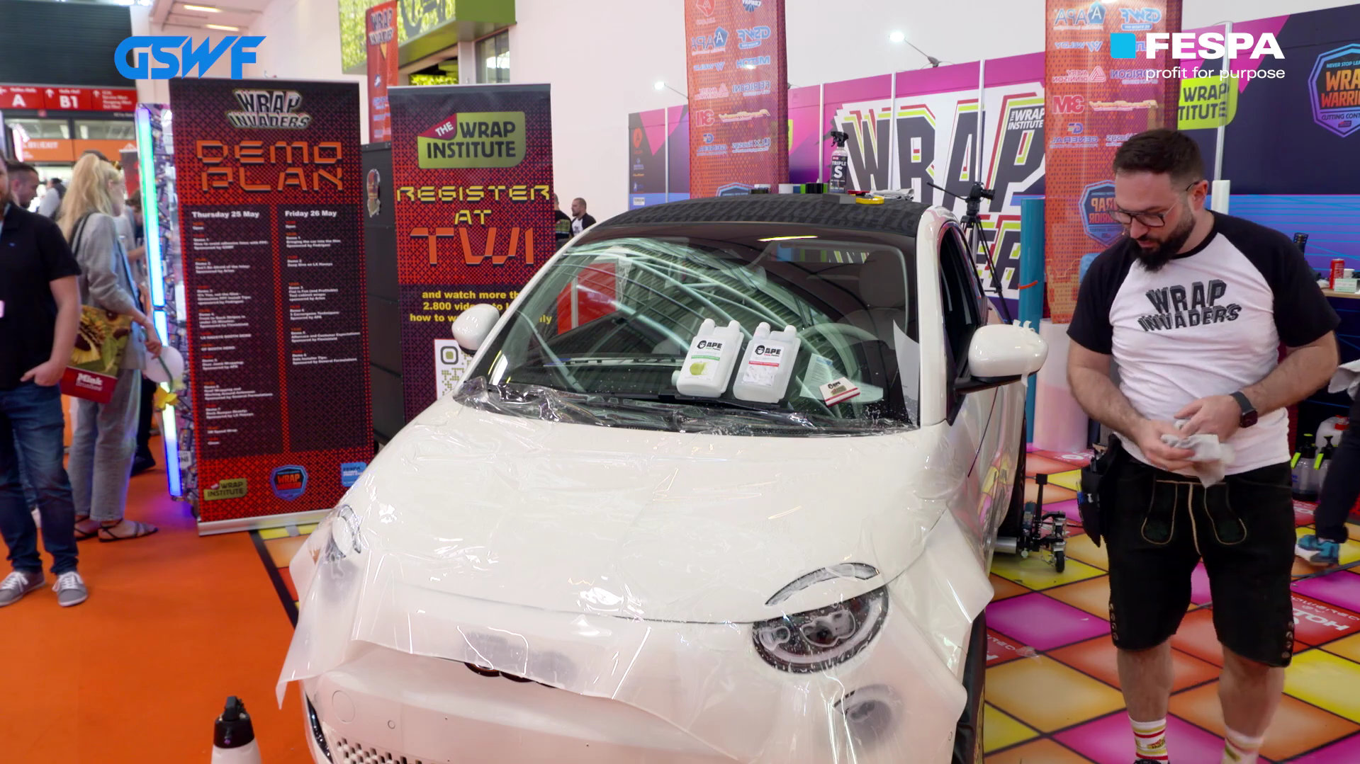 Rainer Lorz from the Wrap Institute shares some useful techniques on how to correctly and easily wrap a curvy hood on a car at FESPA Global Print Expo 2023 in Munich, Germany. Rainer uses slips solutions and sprays from IKEA and demonstrates a technique called liner cut technique for the hood of a FIAT 500. For more information on the Wrap Institute please visit: https://wrapinstitute.com/ This training demo took place alongside the World Wrap Masters Europe and Final 2023 competitions, where the best vehicle wrappers from around the world compete.
